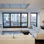 Suite Szafarnia Prime Location
